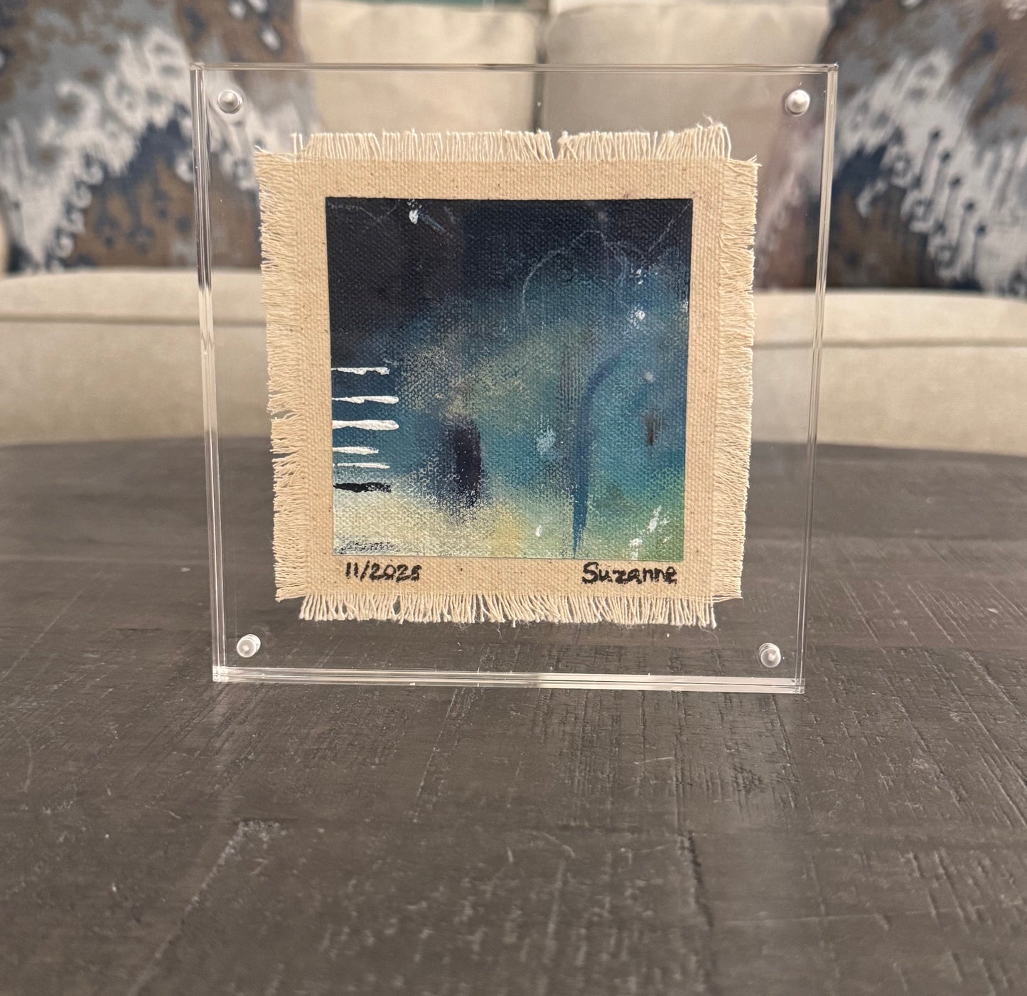 THE COMPACT SERIES: Raw Canvas meets Acrylic Frame